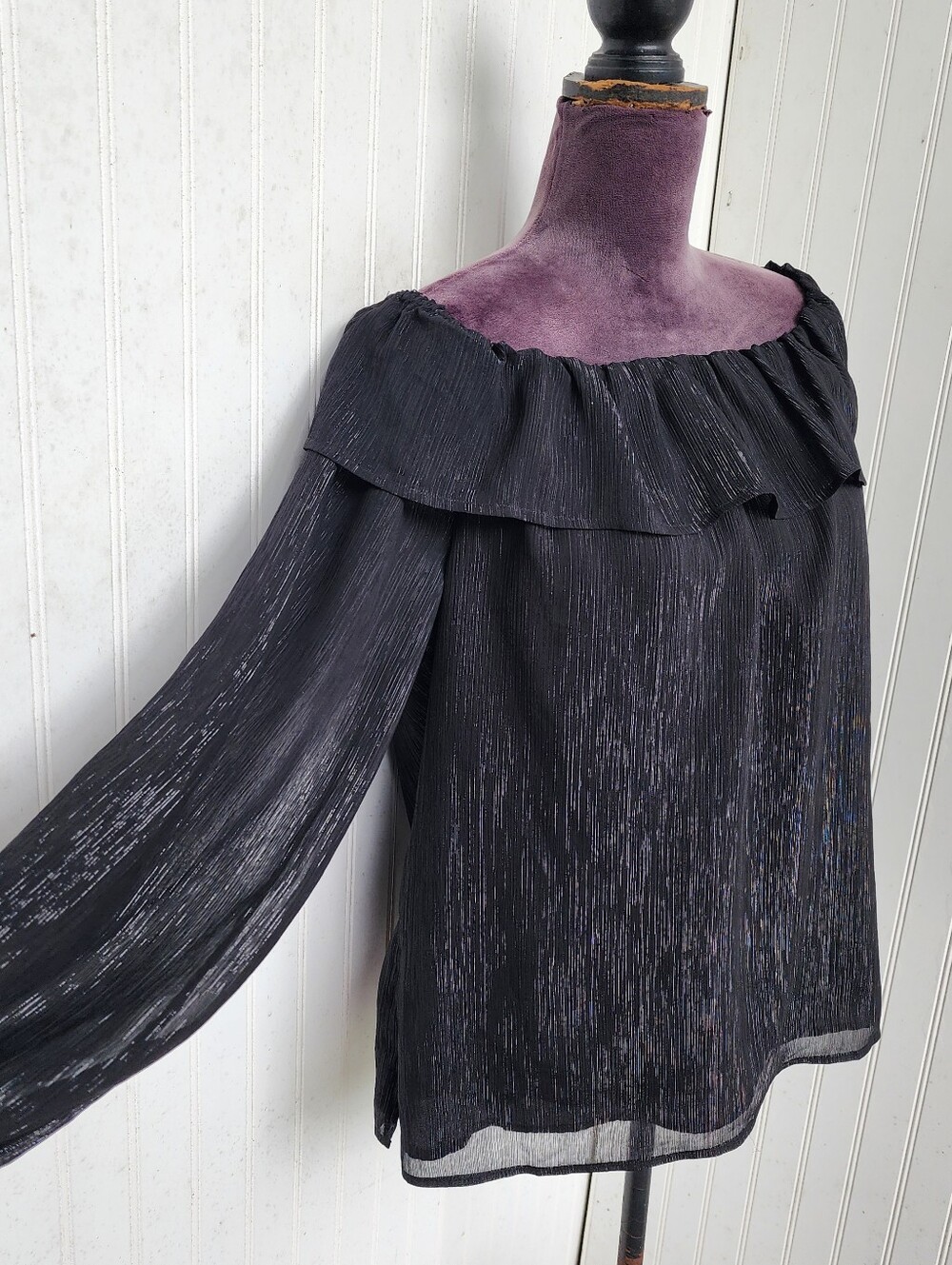 White House Black Market Blouse Metallic Silver Ruffled Peasant Off Shoulder XL - Picture 3 of 13